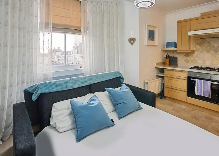 Host & Stay - Regency Square Apartment