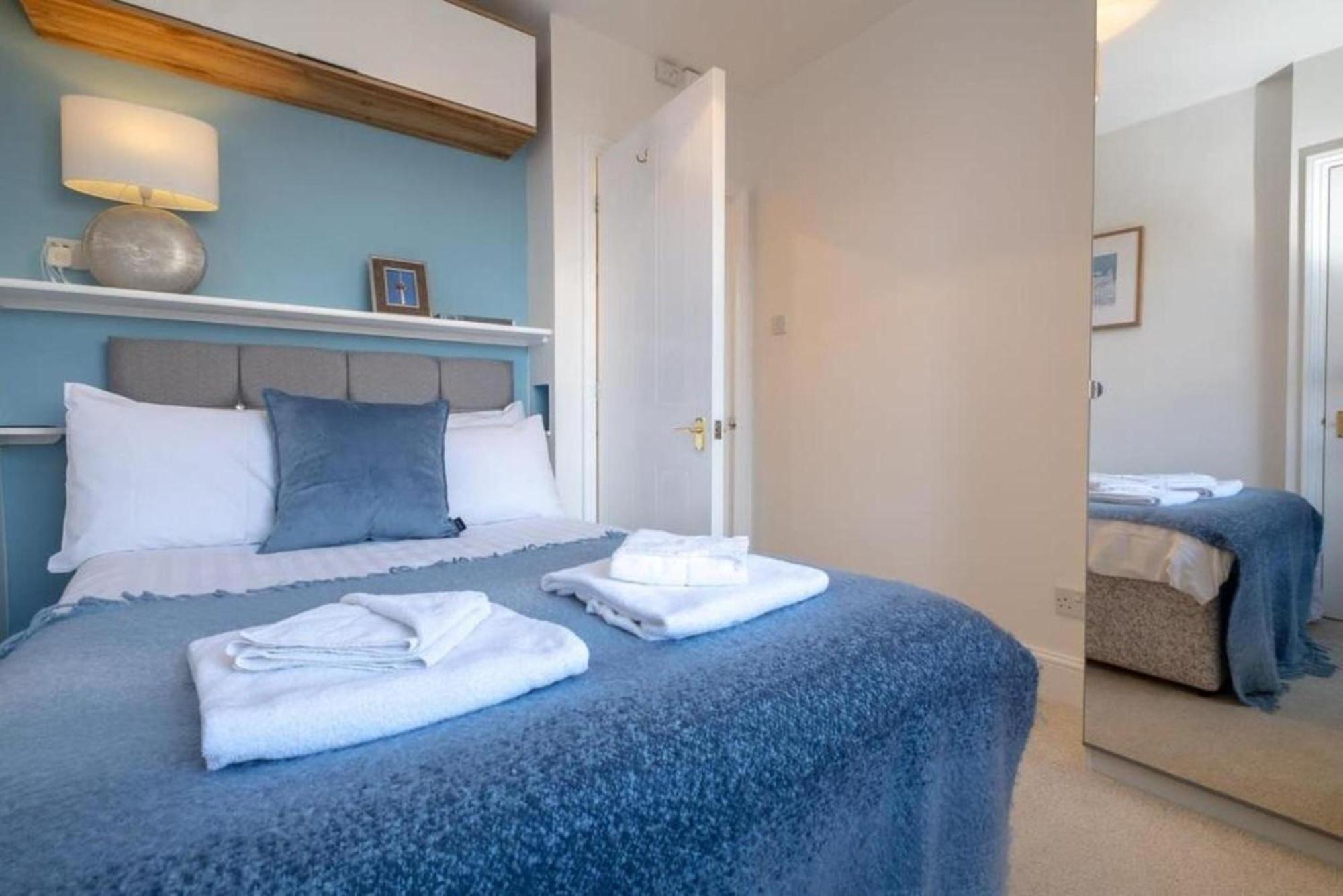 Apartment Host & - Regency Square *